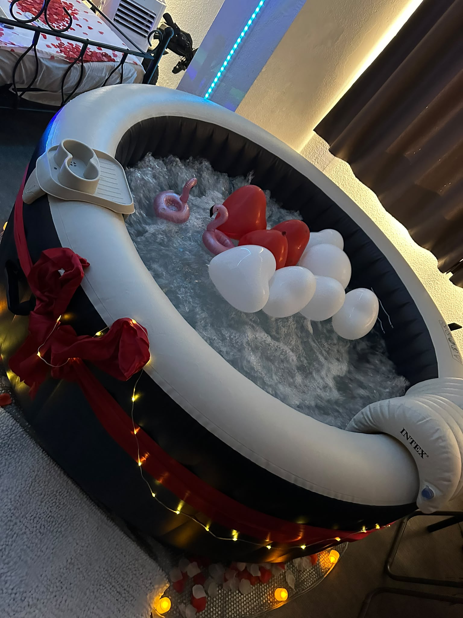 Jacuzzi prêt à l'usage, eau claire et vapeur